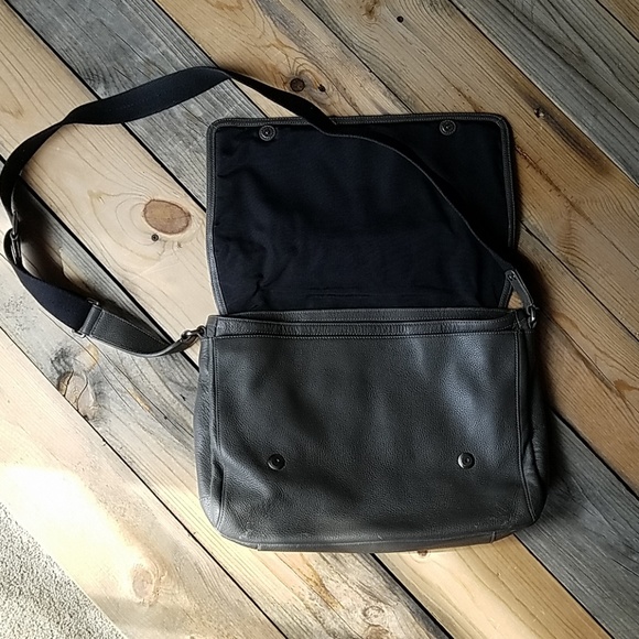 COACH Men's Messenger Bag - Picture 3 of 9
